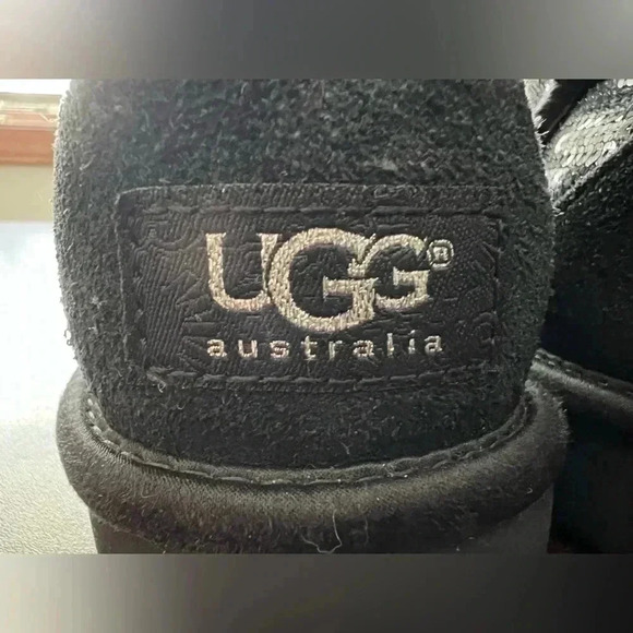 UGG | ladies classic short Sparkles boot. Size: 4 - Picture 5 of 11